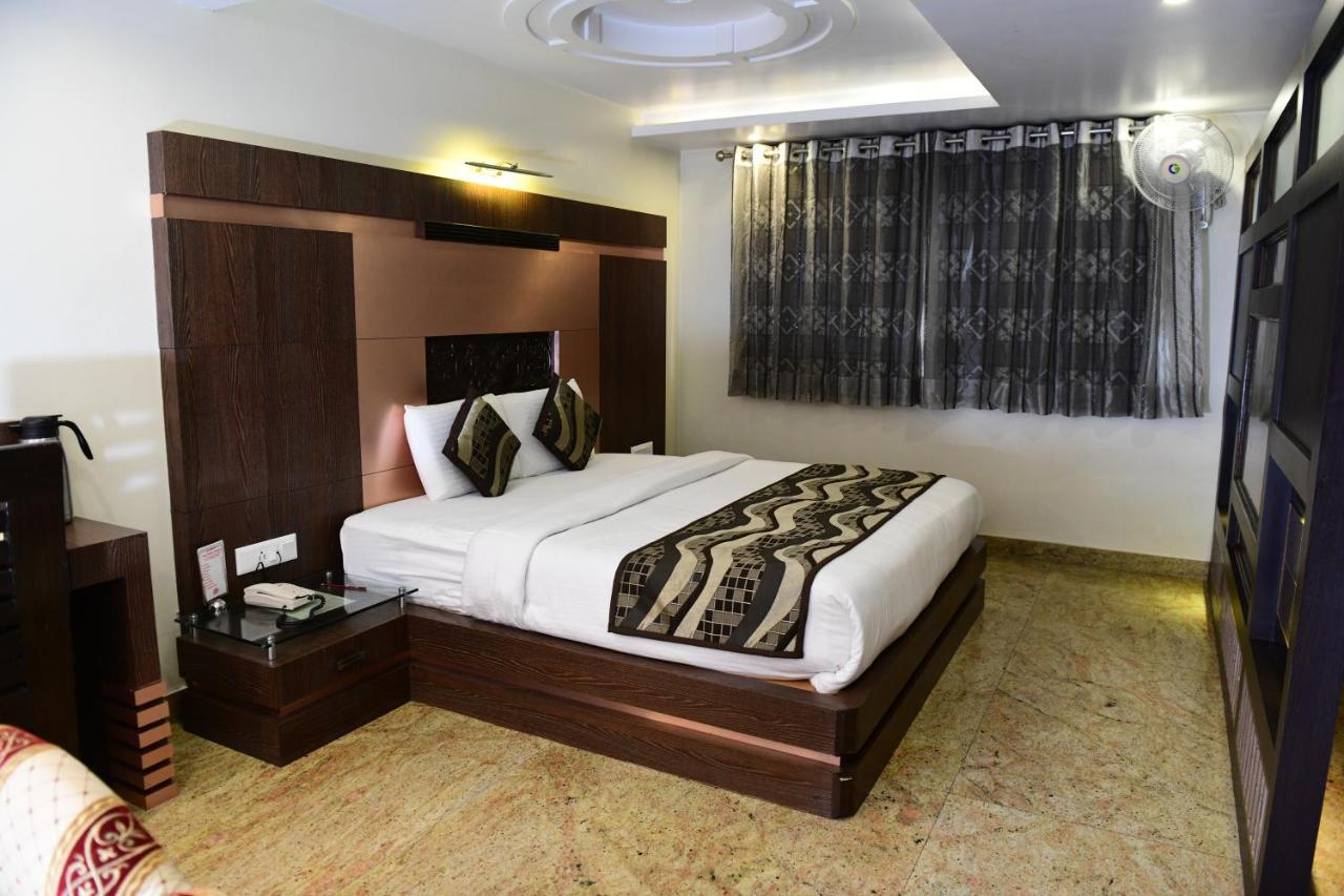 Allāhābād Junction Hotel Ravisha Continental מראה חיצוני תמונה